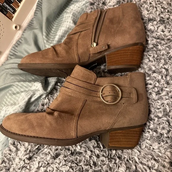 Dr Scholl’s ankle boots - Picture 2 of 4